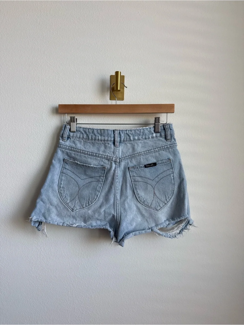 Rolla's Dusters High Rise Slim Denim Shorts Light Wash Distressed Size 27